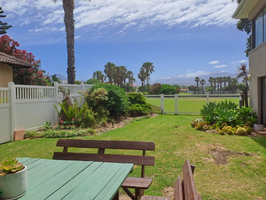 6 Bedroom Property for Sale in Greenways Golf Estate Western Cape